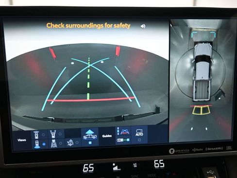 Used 2022 Toyota Tundra Platinum w/ Advanced Package AWD/4WD image 10