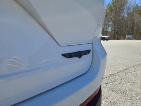 Used 2022 Jeep Grand Cherokee Trailhawk AWD/4WD image 40