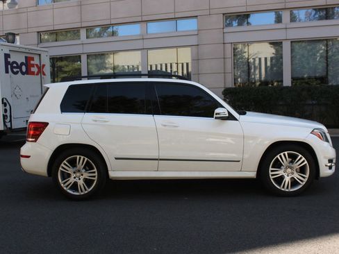 Used 2015 Mercedes-Benz GLK 350 4MATIC w/ Premium 1 Package image 6