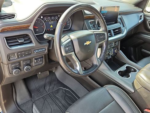 Used 2021 Chevrolet Tahoe Premier w/ Premium Package AWD/4WD image 16
