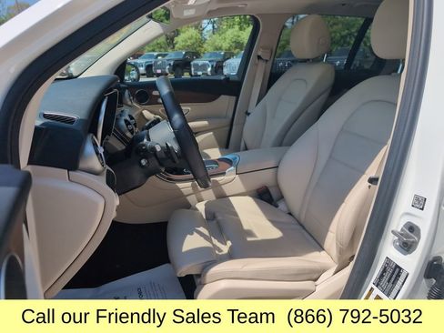 Used 2021 Mercedes-Benz GLC 300 4MATIC image 11