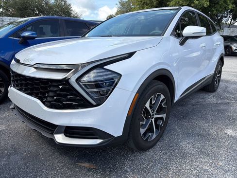 Certified 2025 Kia Sportage EX FWD image 3