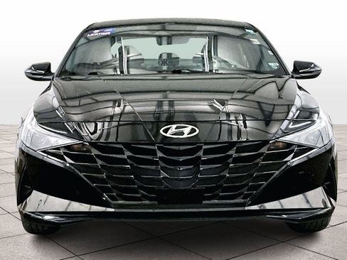 Used 2022 Hyundai Elantra SEL w/ Convenience + Premium Package image 3