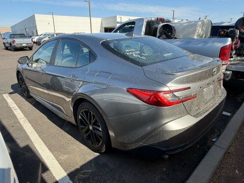 Used 2025 Toyota Camry SE FWD image 3