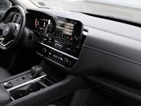 Certified 2023 Nissan Pathfinder Platinum image 32