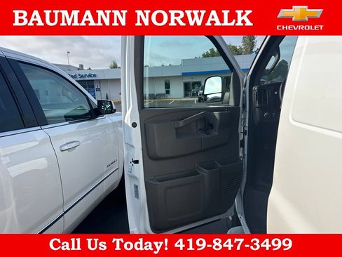 Used 2025 Chevrolet Express 2500 w/ Driver Convenience Package RWD image 13