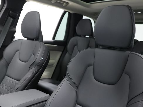 Used 2025 Volvo XC90 T8 Plus w/ Protection Package Premier AWD/4WD image 16