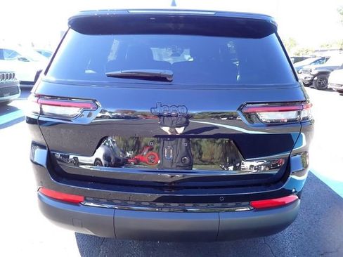 New 2025 Jeep Grand Cherokee L Altitude AWD/4WD image 3
