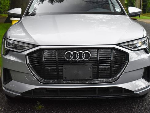 Used 2021 Audi e-tron Premium Plus w/ Premium Plus Package image 14