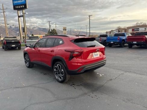 New 2026 Chevrolet Trax RS w/ Driver Confidence Package FWD image 5