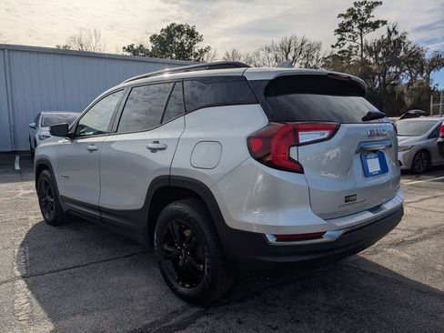 Used 2022 GMC Terrain AT4 image 6