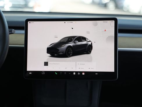 Used 2023 Tesla Model Y Long Range AWD/4WD image 37