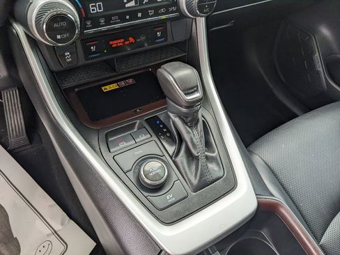 Used 2022 Toyota RAV4 Limited image 30