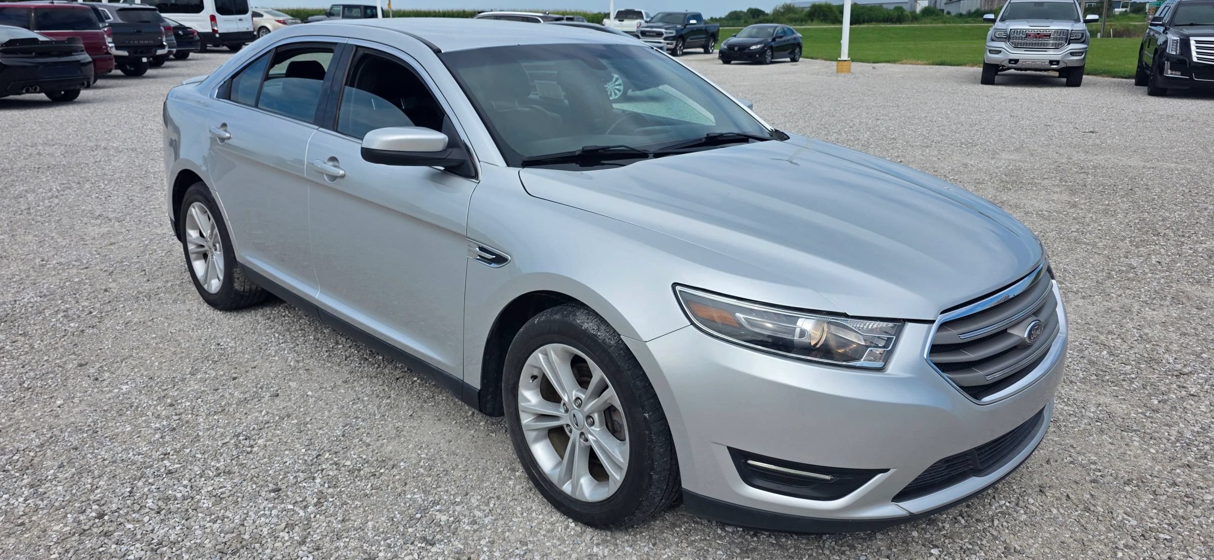Used 2017 Ford Taurus SEL w/ Equipment Group 201A AWD/4WD image 1