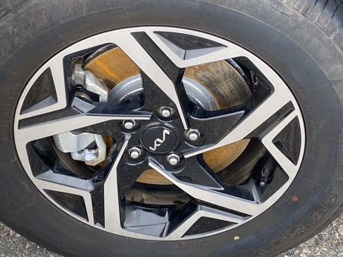 Used 2024 Kia Sportage LX image 24