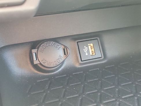 Used 2024 Toyota RAV4 XLE FWD image 28