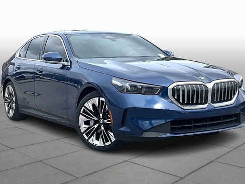 Used 2025 BMW 530i image 2