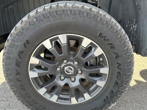 Used 2016 Nissan Titan PRO-4X w/ Pro-4x Convenience Package image 10