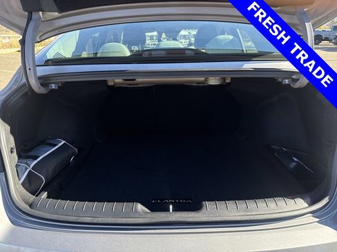 Used 2024 Hyundai Elantra Limited image 9