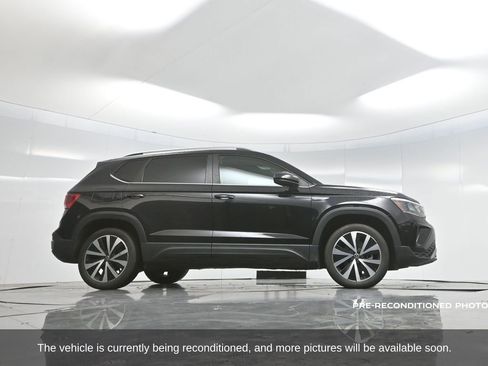 Used 2023 Volkswagen Taos SE w/ Panoramic Sunroof Package image 61