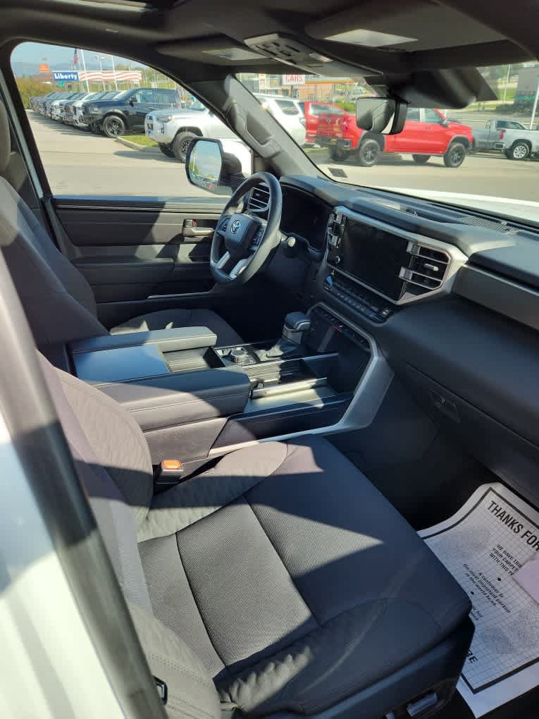 Used 2025 Toyota Sequoia SR5 AWD/4WD image 30