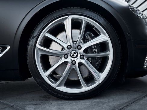 Used 2020 Bentley Continental GT image 22