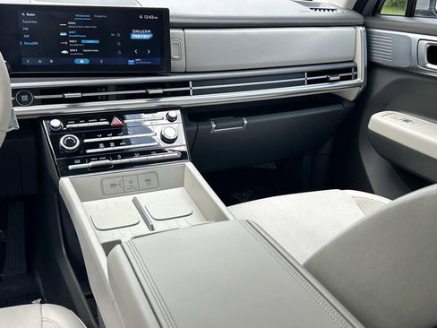 Used 2025 Hyundai Santa Fe SE FWD image 24