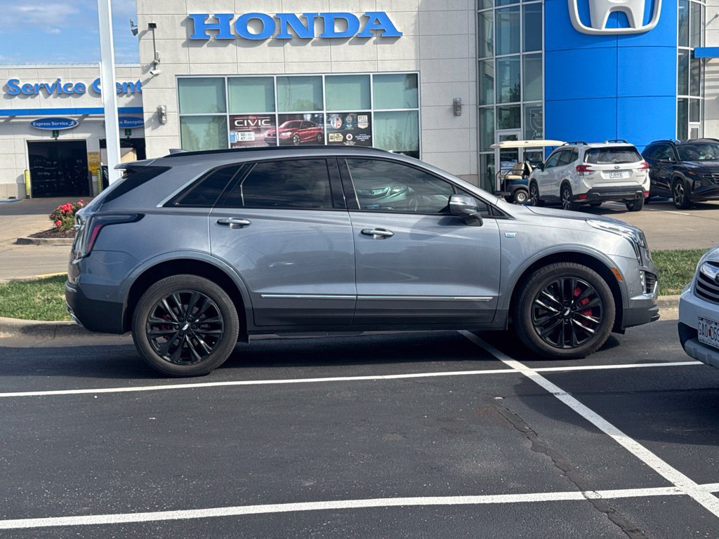 Used 2022 Cadillac XT5 Sportv w/ Technology Package AWD/4WD image 3