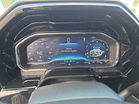 Used 2024 Chevrolet Silverado 2500 LTZ AWD/4WD image 19