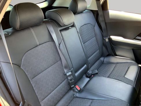 Used 2022 Kia Niro LXS FWD image 20