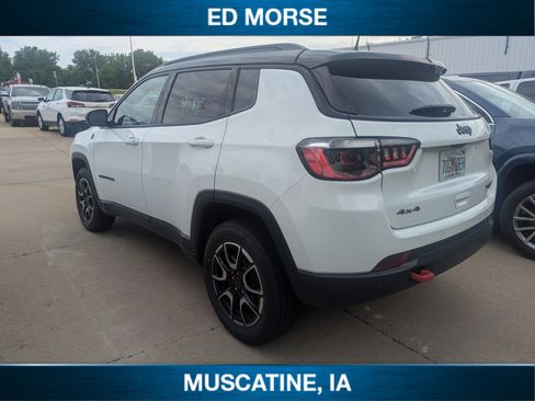 Used 2025 Jeep Compass Trailhawk AWD/4WD image 4