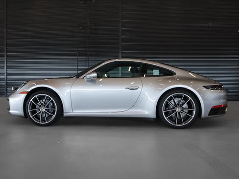 Used 2023 Porsche 911 Carrera w/ Premium Package RWD image 2