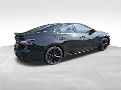 Used 2023 Nissan Maxima SR w/ Sport Mat Group FWD image 12