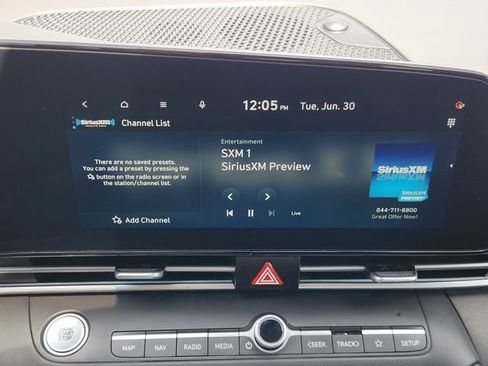 Used 2025 Hyundai Elantra Limited FWD image 18