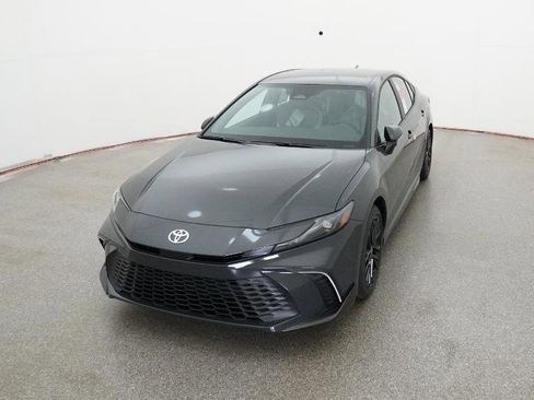 New 2026 Toyota Camry SE FWD image 3