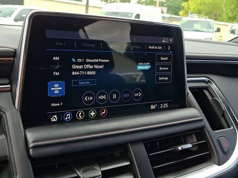 Used 2021 Chevrolet Suburban RST AWD/4WD image 18