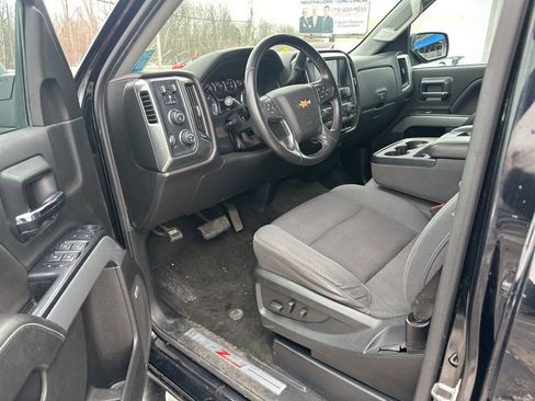 Used 2018 Chevrolet Silverado 1500 LT w/ Midnight Edition image 12