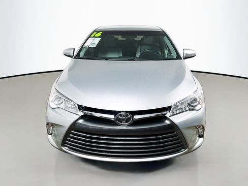 Used 2016 Toyota Camry LE image 11