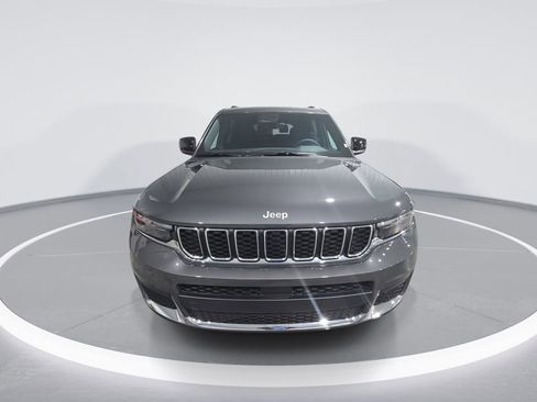 New 2025 Jeep Grand Cherokee L Laredo image 3