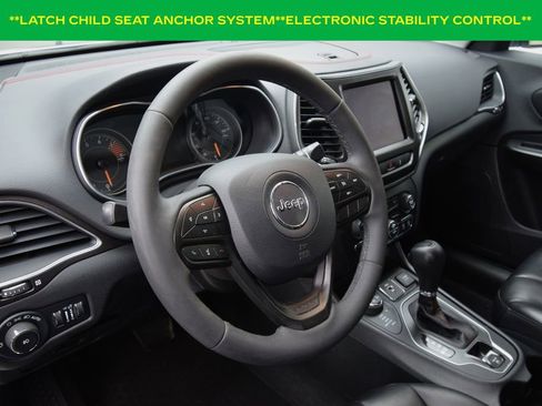 Certified 2022 Jeep Cherokee Trailhawk image 13