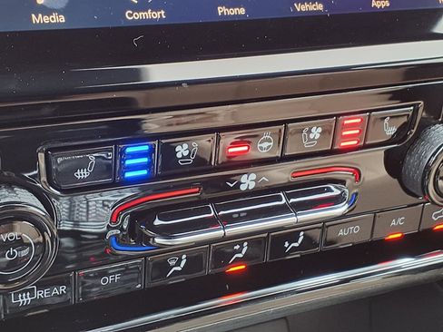 New 2025 Jeep Grand Cherokee L Limited image 11