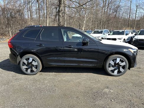 New 2025 Volvo XC60 T8 Plus w/ Climate Package image 4