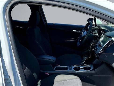 Used 2018 Chevrolet Cruze LS FWD image 28