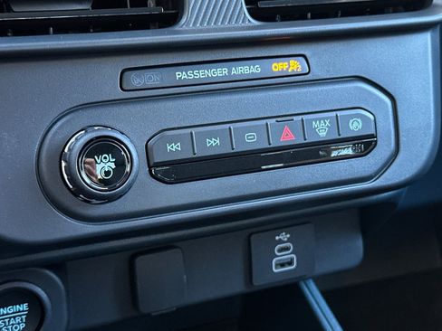 New 2025 Ford Maverick XLT w/ XLT Luxury Package image 18