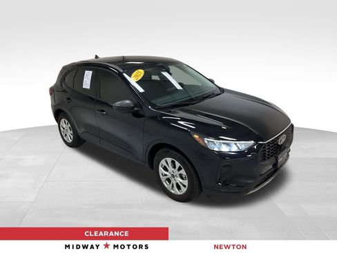 Used 2025 Ford Escape Active w/ Cold Weather Package image 1