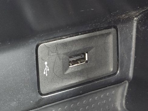 Used 2018 Volkswagen Beetle 2.0T S image 10