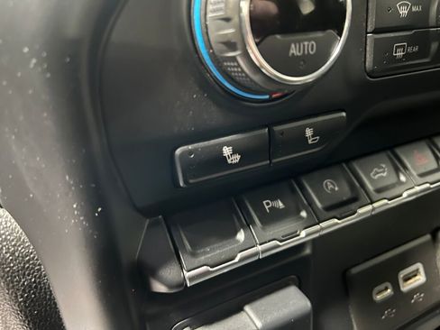 Used 2020 Chevrolet Silverado 1500 RST w/ All-Star Edition image 11