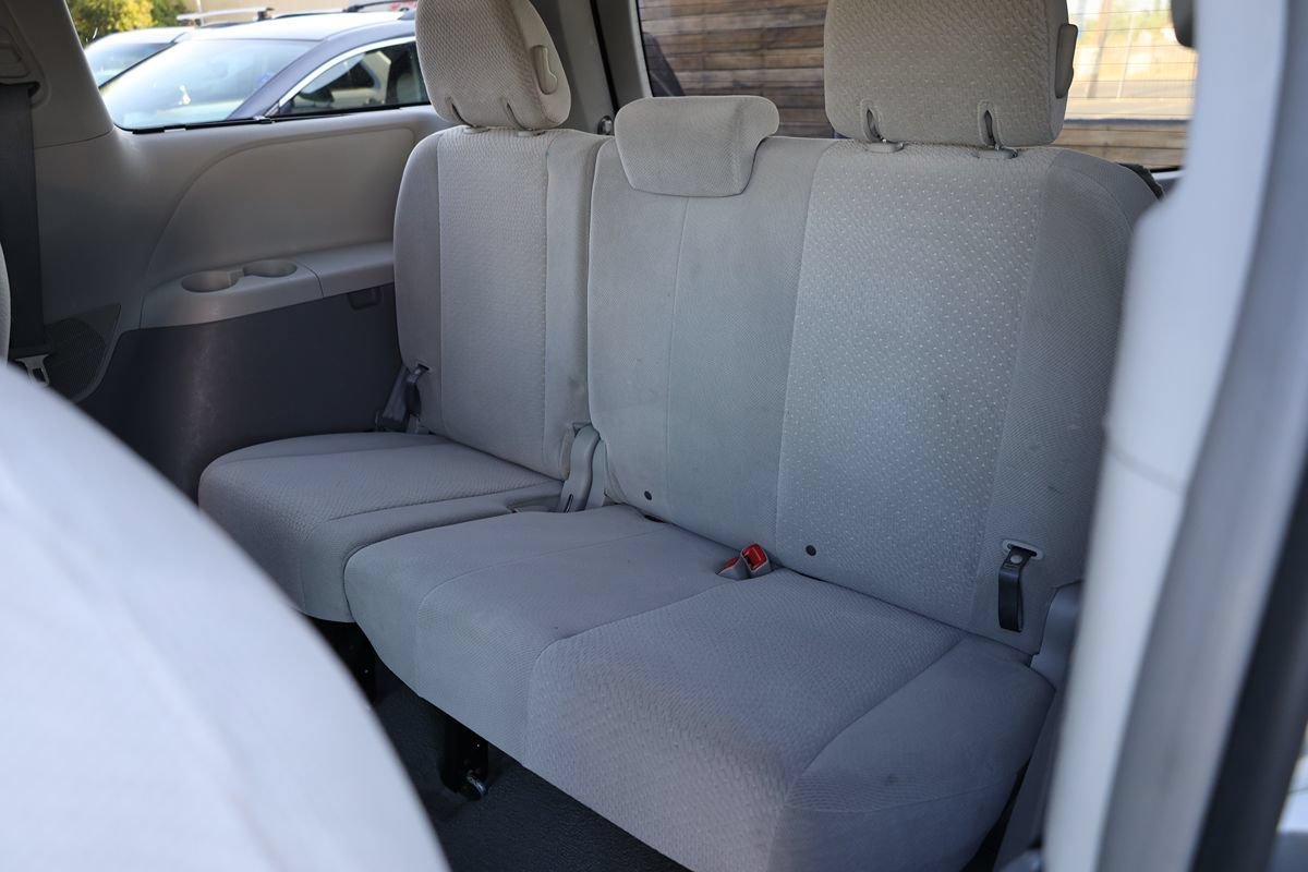 Used 2011 Toyota Sienna LE AWD/4WD image 13