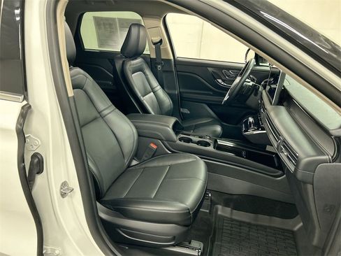 Used 2025 Lincoln Corsair AWD w/ Equipment Group 101A image 24