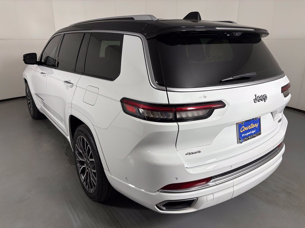 Used 2023 Jeep Grand Cherokee L Summit AWD/4WD image 6